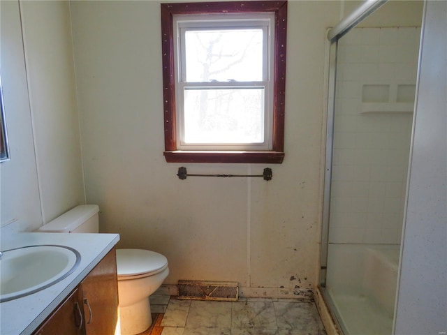 8 Indian Hills Dr, Cuba, MO 65453 - full bathroom with toilet, a shower, and vanity