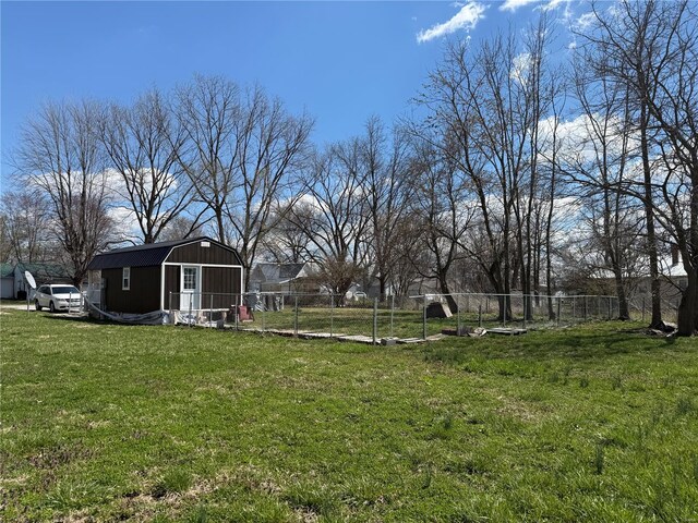 219 S W St, Brownstown, IL 62418 - view of yard featuring an outdoor structure