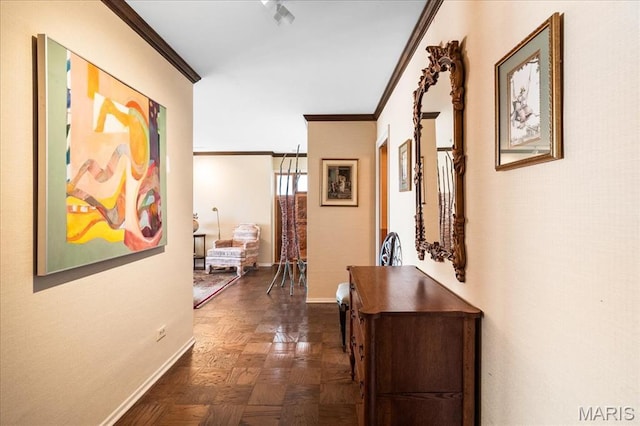 4466 W Pine Blvd Unit 15C, Saint Louis, MO 63108 - corridor featuring baseboards and ornamental molding