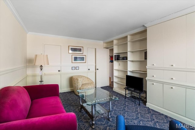 4466 W Pine Blvd Unit 15C, Saint Louis, MO 63108 - carpeted living room with ornamental molding