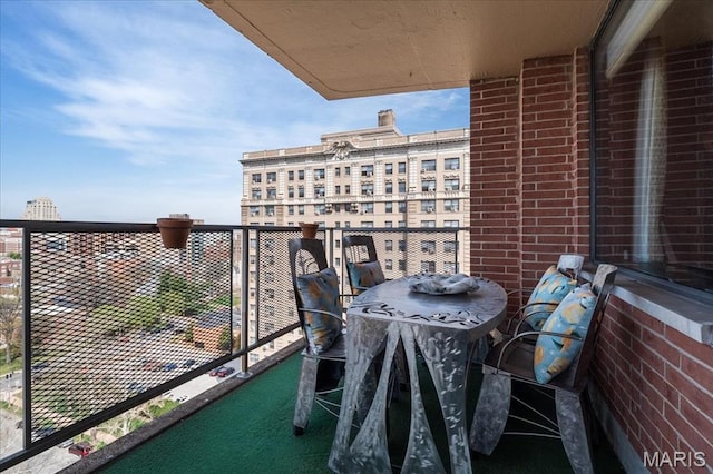 4466 W Pine Blvd Unit 15C, Saint Louis, MO 63108 - view of balcony