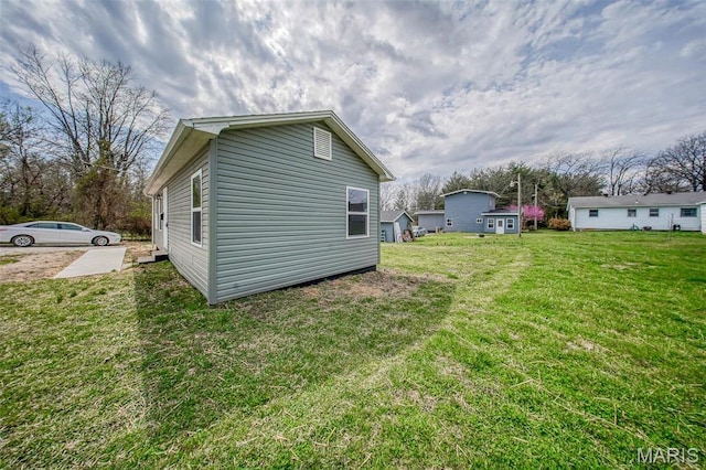713 N Oak St, Salem, MO 65560 - back of house with a lawn