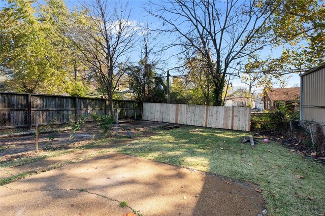 3438 Pine Grove Ave, Saint Louis, MO 63121 - view of yard featuring a patio