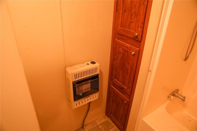 25125 Ash Dr, Grovespring, MO 65662 - relaxing sauna with tile patterned flooring