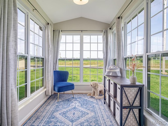 508 Southview Dr, Waterloo, IL 62298 - sunroom with vaulted ceiling, healthy amount of natural light, and baseboards