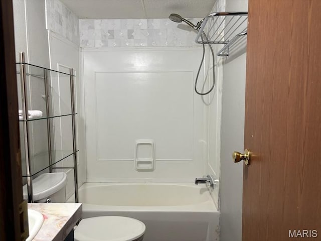 8336 Cedar Fork Rd, New Haven, MO 63068 - bathroom with toilet, vanity, and washtub / shower combination