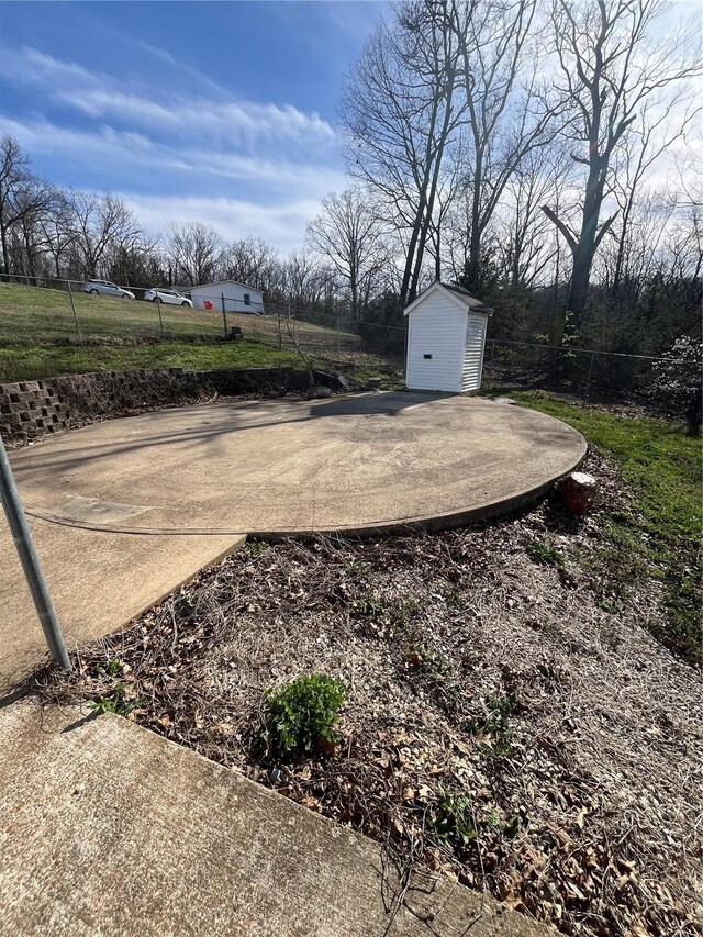 2717 Creon Ct, De Soto, MO 63020 - view of yard featuring a shed, an outdoor structure, and fence