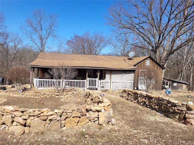 1615 N Service Rd W, Saint Clair, MO 63077 - view of front of property with covered porch
