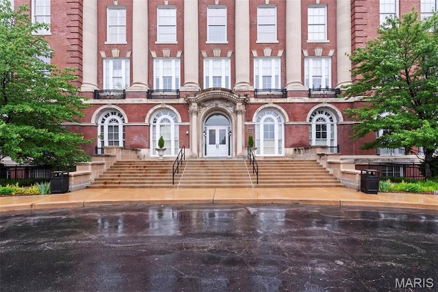 1515 Lafayette Ave Unit 316, Saint Louis, MO 63104 - view of building exterior featuring stairway