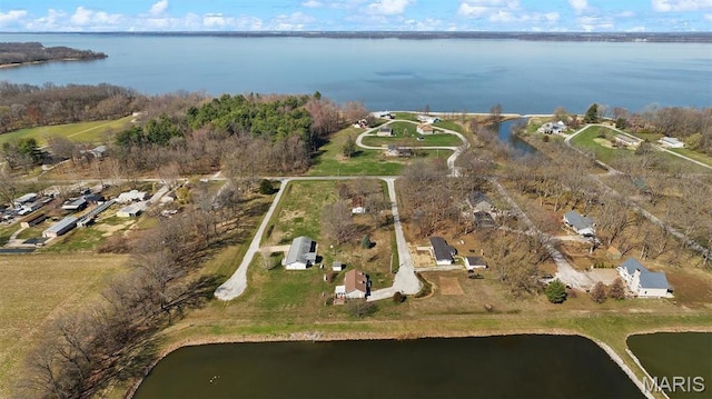 10 Mallard Dr, Carlyle, IL 62231 - aerial overview of property's location with a nearby body of water