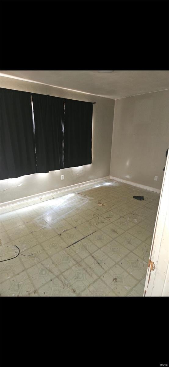 10104 Prince Dr, Saint Louis, MO 63136 - photo 2