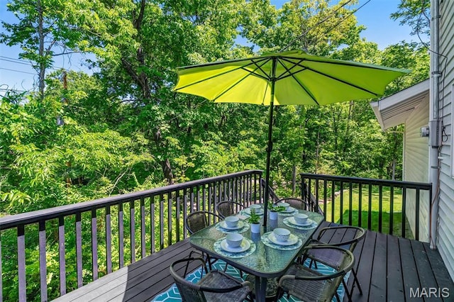 406 Meyer Ave, Saint Louis, MO 63122 - wooden terrace with outdoor dining space