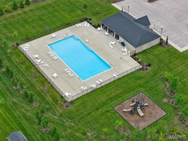 905 Sugar Pear St, Saint Charles, MO 63301 - bird's eye view of a pool