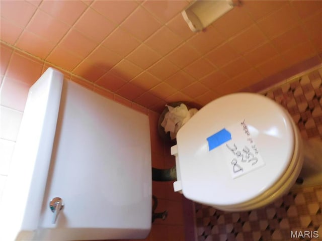 6432 Lansdowne Ave, Saint Louis, MO 63109 - bathroom view of toilet