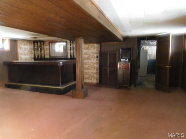 6432 Lansdowne Ave, Saint Louis, MO 63109 - view of indoor dry bar