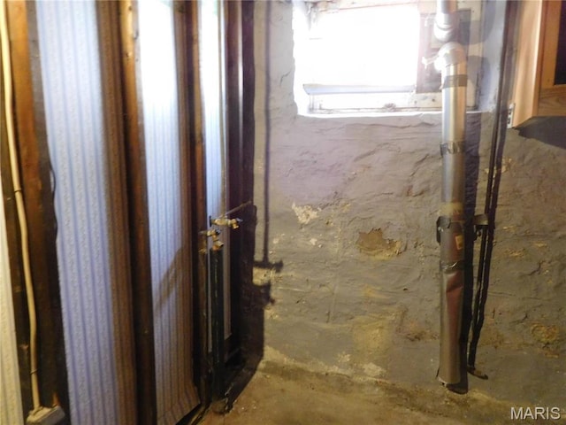 6432 Lansdowne Ave, Saint Louis, MO 63109 - view of bathroom