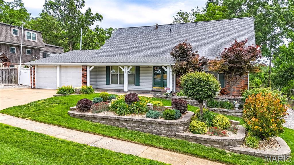 5556 Milburn Rd, Saint Louis, MO 63129 - photo 1