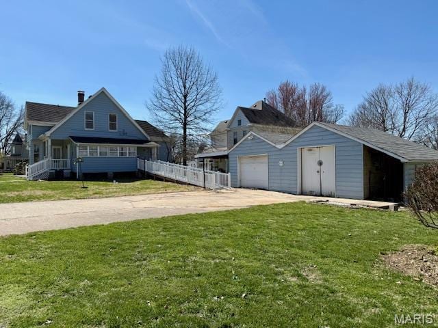 201 W Barr Ave, Jerseyville, IL 62052 - view of home's exterior with concrete driveway