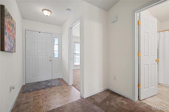 918 Fairway Dr, Union, MO 63084 - foyer entrance featuring baseboards and carpet