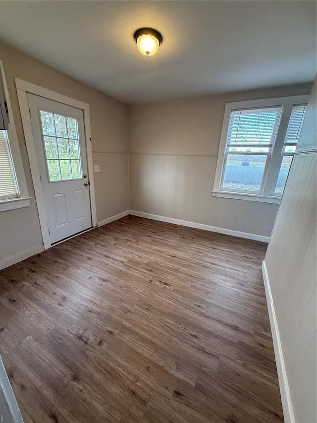 13978 Pike 496, Bowling Green, MO 63334 - foyer with wood finished floors and baseboards