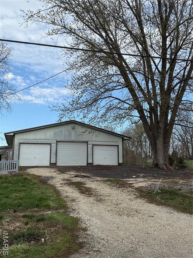 13978 Pike 496, Bowling Green, MO 63334 - detached garage featuring driveway