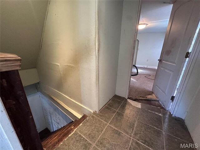 2108 Chippewa St, Saint Louis, MO 63118 - view of staircase