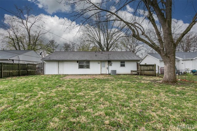 28 Countryside Ln, Fairview Heights, IL 62208 - back of property with cooling unit