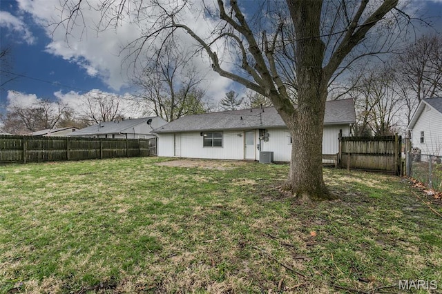 28 Countryside Ln, Fairview Heights, IL 62208 - view of yard with cooling unit