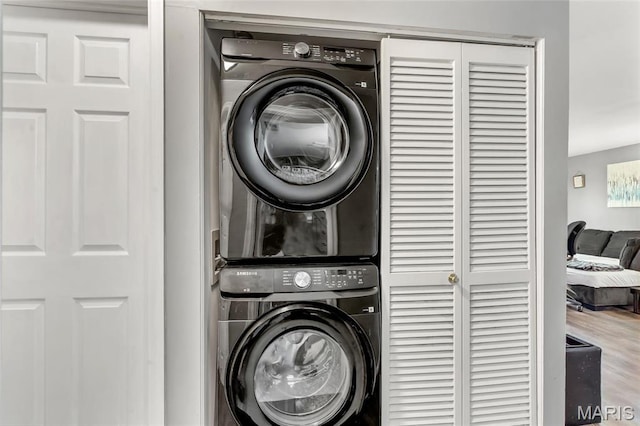 745 Sugar Glen Dr Unit 5, Saint Peters, MO 63376 - clothes washing area featuring estacked washer and dryer
