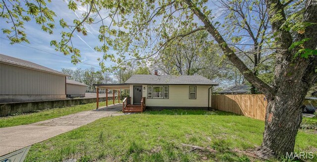 1003 S Warfel St, Salem, MO 65560 - view of front of property with driveway and an attached carport