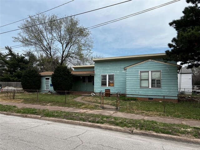 1027 W 21st St, Granite City, IL 62040 - view of front of property featuring a fenced front yard