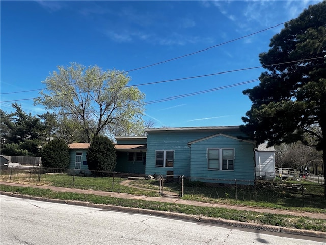 1027 W 21st St, Granite City, IL 62040 - view of front of house with a fenced front yard