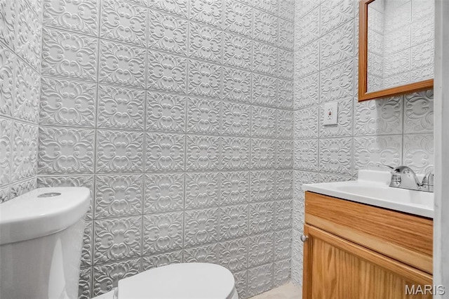 5537 Helen Ave, Saint Louis, MO 63136 - bathroom with toilet and vanity