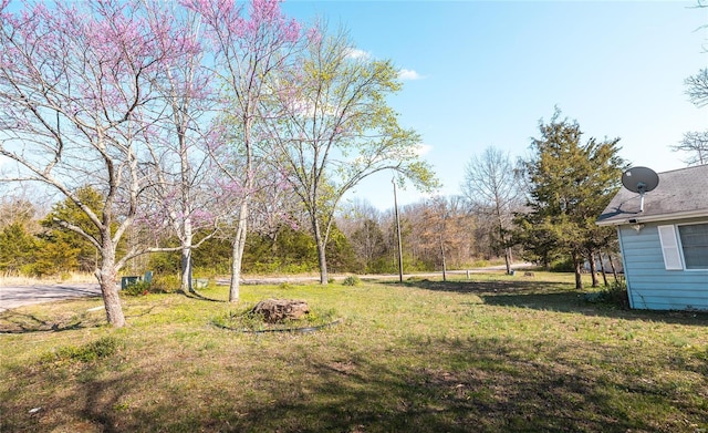 10757 Kilpatrick Cir, Rolla, MO 65401 - view of grassy yard