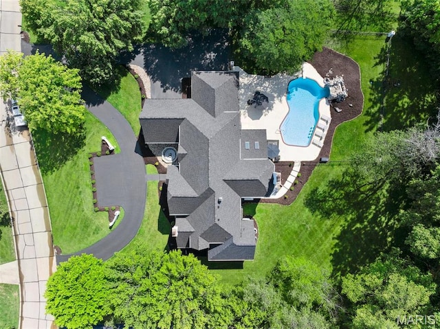 13516 Weston Park Dr, Saint Louis, MO 63131 - bird's eye view of a pool area