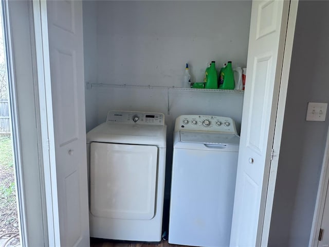 16 Wood St, Park Hills, MO 63601 - laundry area featuring washer and dryer