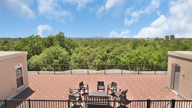 4 N Kingshighway Blvd Unit 4D, Saint Louis, MO 63108 - view of patio / terrace featuring a view of trees