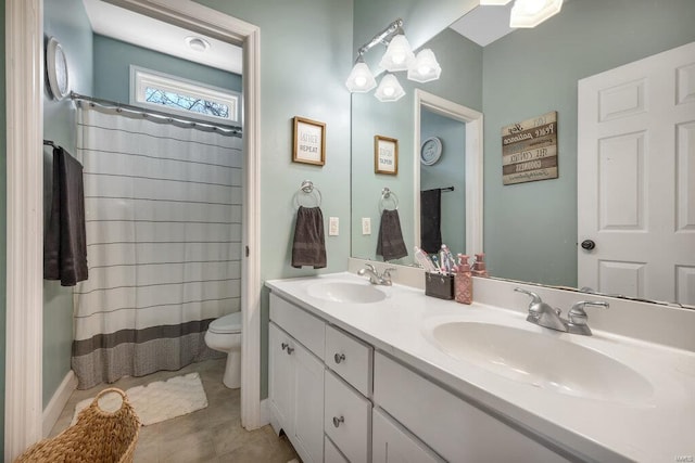 21933 Pike 215, Annada, MO 63330 - full bathroom featuring toilet, double vanity, and curtained shower