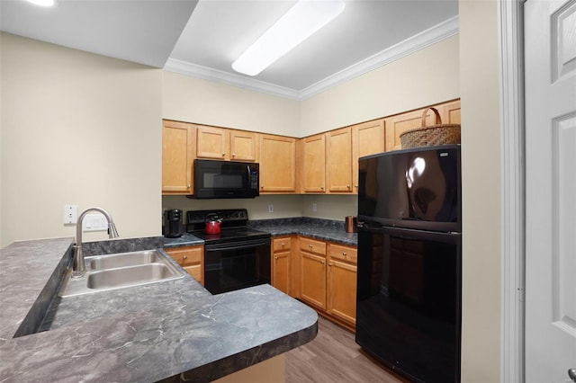 13115 Mill Crossing Ct Unit 106, Saint Louis, MO 63141 - kitchen with black appliances, a sink, crown molding, wood finished floors, and a peninsula