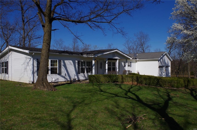 1077 Creech School Rd, Troy, MO 63379 - single story home with a front yard