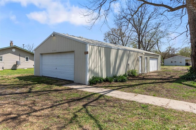view of detached garage