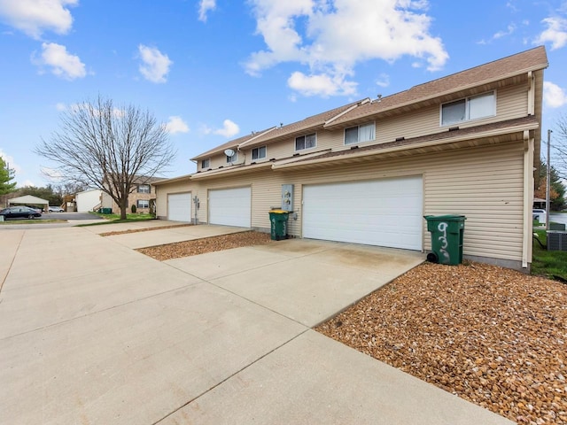931 Georgetowne Dr, Ofallon, IL 62269 - multi unit property featuring driveway