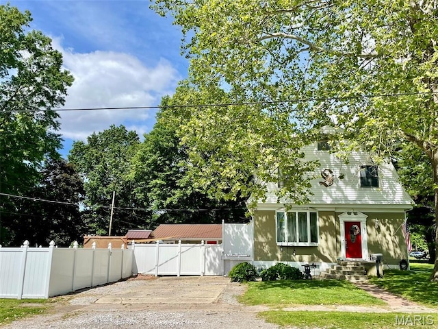 822 E Union Ave, Litchfield, IL 62056 - view of front of home featuring entry steps
