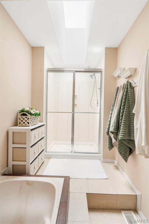 1704 Honeysuckle Dr Unit 1, Saint Charles, MO 63303