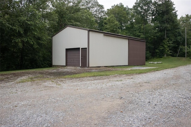 3448 Levee Rd, Centralia, IL 62801 - view of outbuilding with an outbuilding and driveway