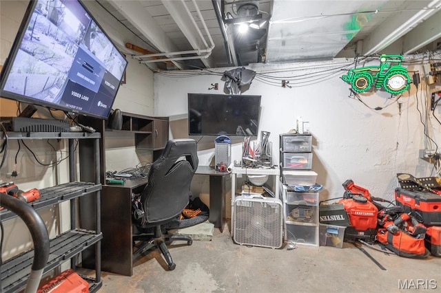 11 Rolla Gardens Dr, Rolla, MO 65401 - home office with concrete floors