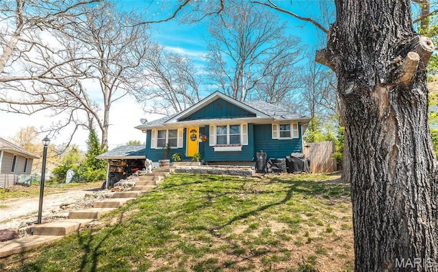11 Rolla Gardens Dr, Rolla, MO 65401 - view of front of property featuring a porch