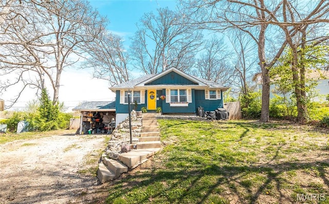 11 Rolla Gardens Dr, Rolla, MO 65401 - bungalow with driveway