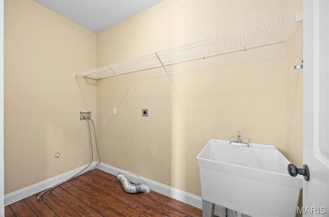 2 Arthurs Ct, Troy, IL 62294 - washroom featuring hookup for an electric dryer, hardwood / wood-style floors, baseboards, and hookup for a washing machine