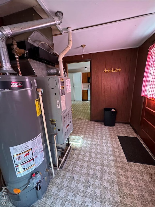 13899 Riverview Dr, New London, MO 63459 - utilities with gas water heater